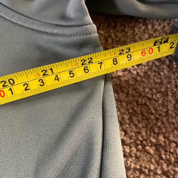 Under Armour Hoodie medium  Loose Cold Gear Sweatshirt Top - Picture 4 of 6